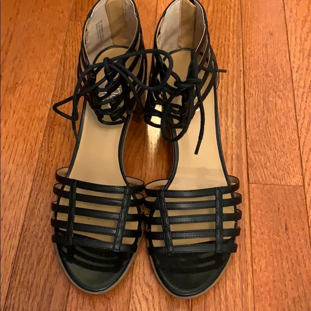 Heels - Picture 2 of 4